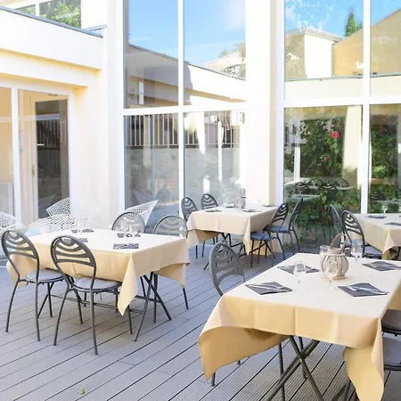 Hotel Le Moulin De César
